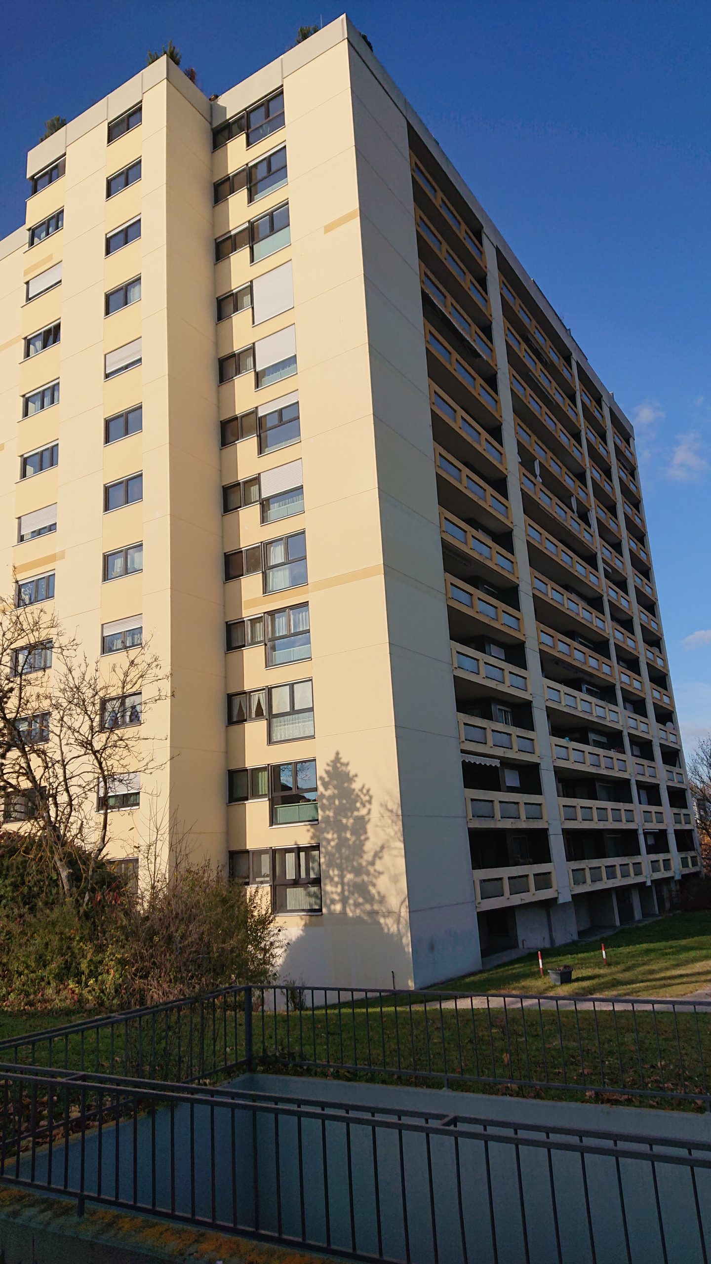 Hochhaus mit moderner Wasserhygiene durch H2O Innovationen GmbH