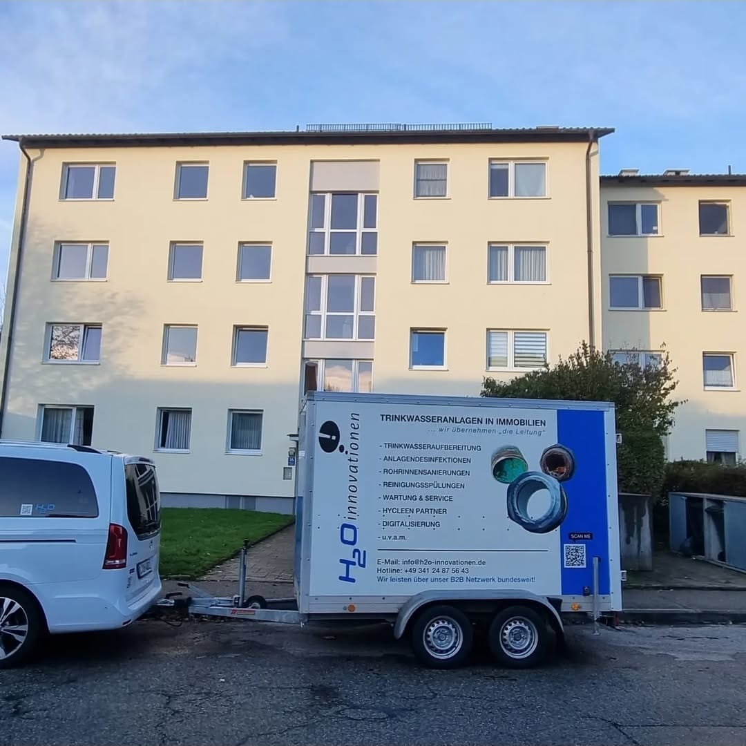 Mehrfamilienhaus mit mobilem Service-Trailer von H2O Innovationen GmbH
