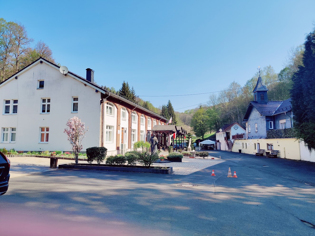 Siedlung mit Reihenhäusern – Trinkwasserhygiene durch H2O Innovationen GmbH
